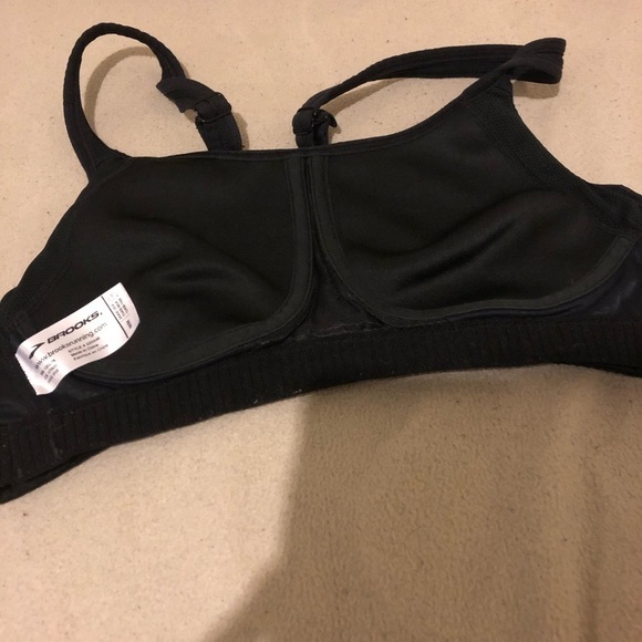 Brooks Black Sports Bra. - Picture 6 of 6